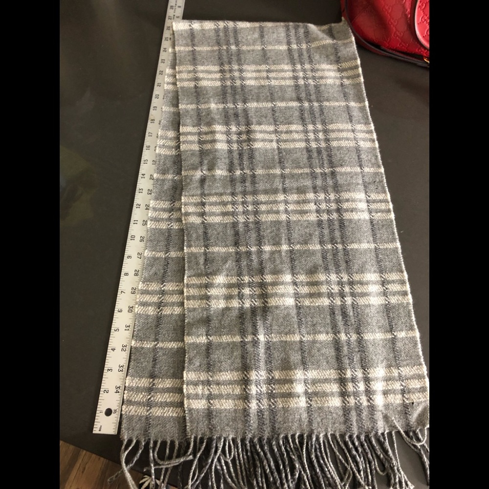 Burberry cashmere scarf